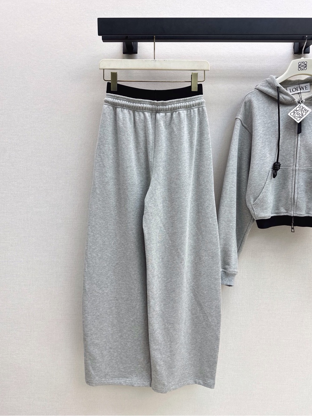Loewe Light Gray Hoodie & Jogger Set with Black Trim - Picture 6 of 6